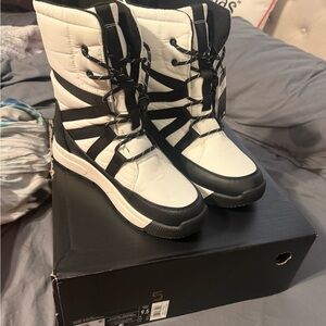 Stylish Black and White Women's Winter Boots